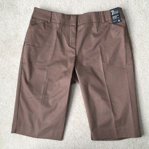 4 BUNDLE: NY&Company Bermuda Shorts (4) - size 6